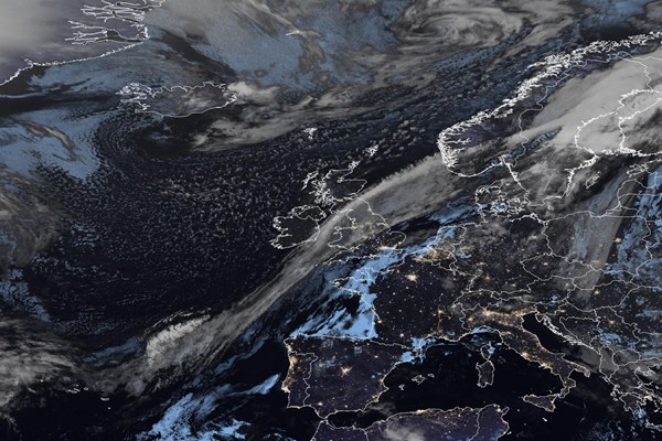 Latest EUMETSAT GeoColour satellite image of the UK and Europe