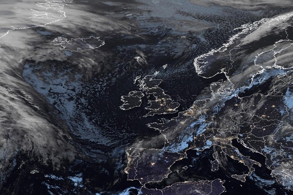 Latest EUMETSAT GeoColour satellite image of the UK and Europe