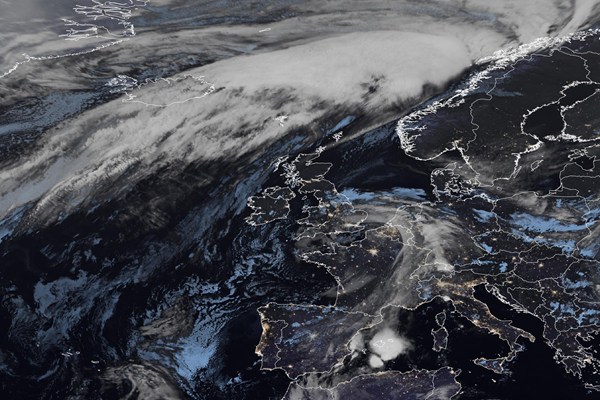 Latest EUMETSAT GeoColour satellite image of the UK and Europe