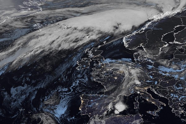 Latest EUMETSAT GeoColour satellite image of the UK and Europe