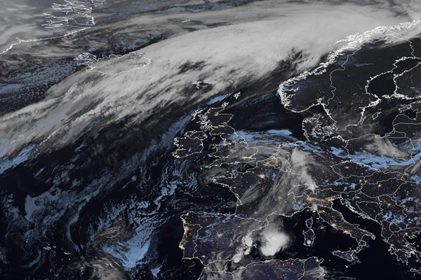 Latest EUMETSAT GeoColour satellite image of the UK and Europe