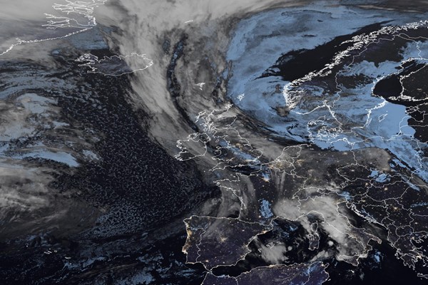 Latest EUMETSAT GeoColour satellite image of the UK and Europe