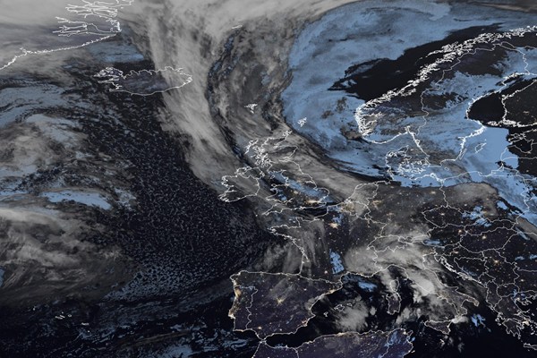 Latest EUMETSAT GeoColour satellite image of the UK and Europe