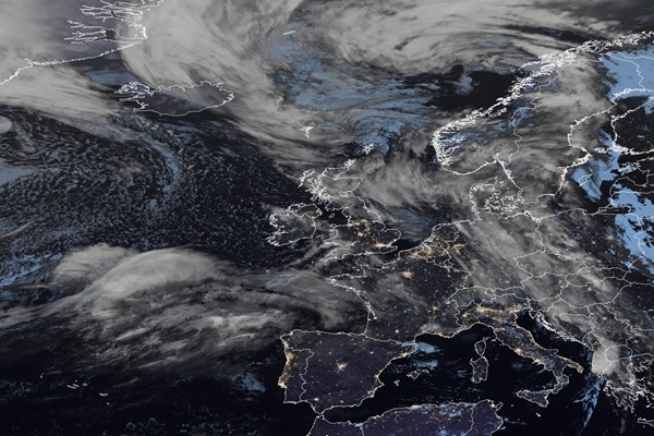 Latest EUMETSAT GeoColour satellite image of the UK and Europe