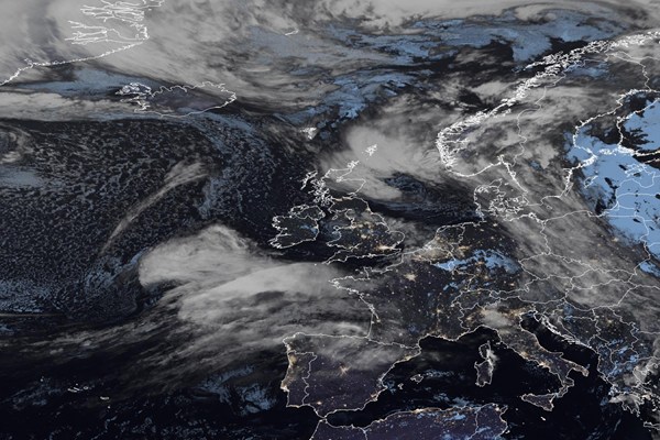 Latest EUMETSAT GeoColour satellite image of the UK and Europe