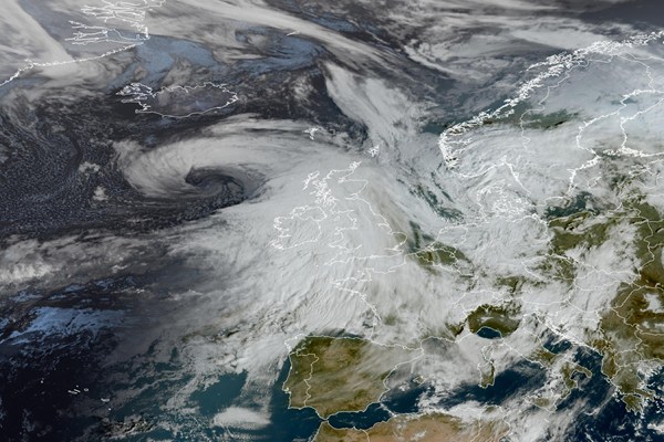 Latest EUMETSAT GeoColour satellite image of the UK and Europe