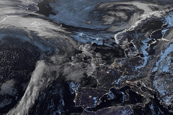 Latest EUMETSAT GeoColour satellite image of the UK and Europe