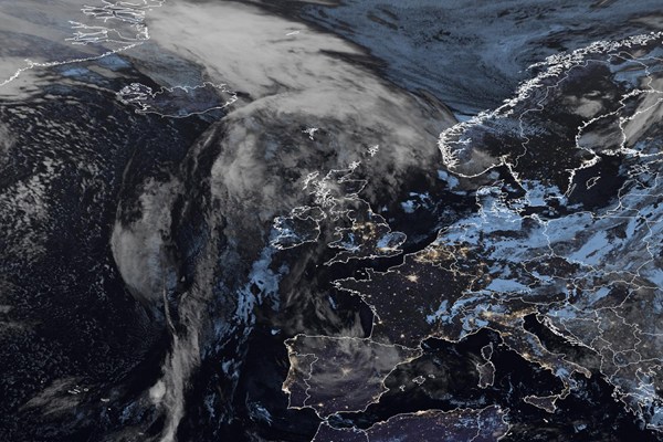 Latest EUMETSAT GeoColour satellite image of the UK and Europe
