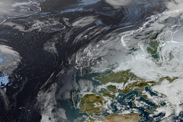 Latest EUMETSAT GeoColour satellite image of the UK and Europe