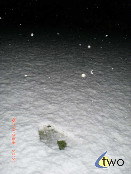 Berkhamsted snow scene, October 2008 2
