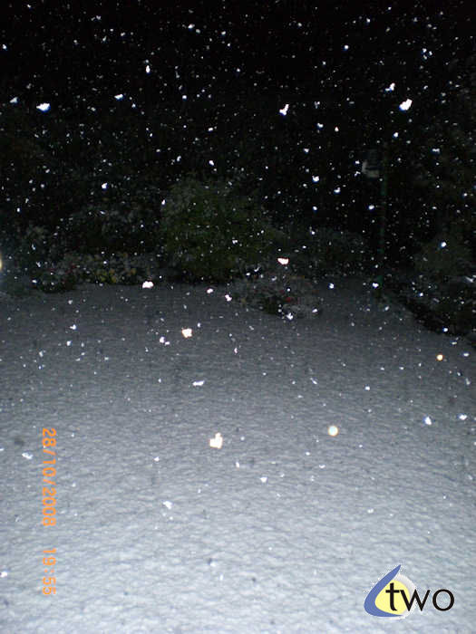Berkhamsted snow scene, October 2008 3
