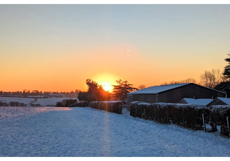 Sunrise on a snowy day in  Berkhamsted 