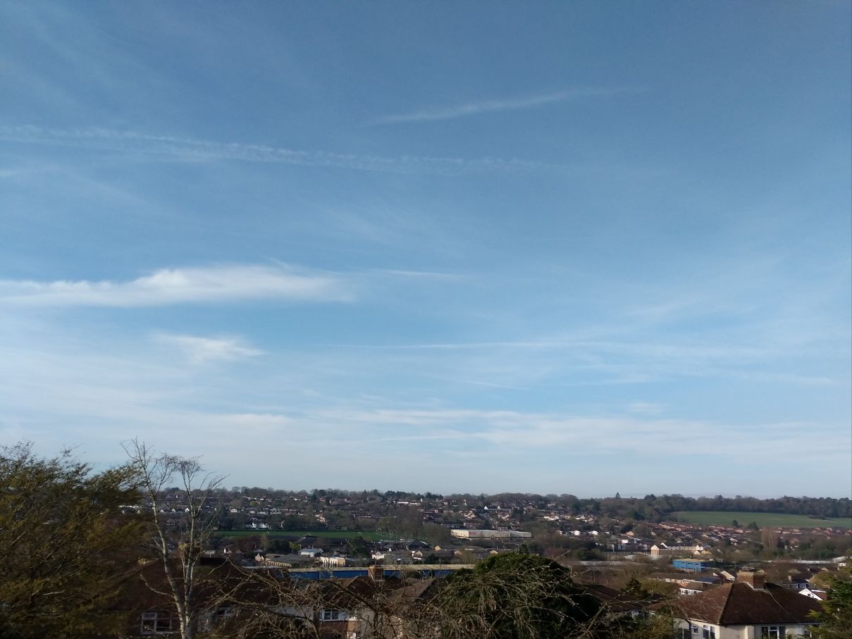 Berkhamsted, Hertfordshire, Fine but chilly. 3.4C...