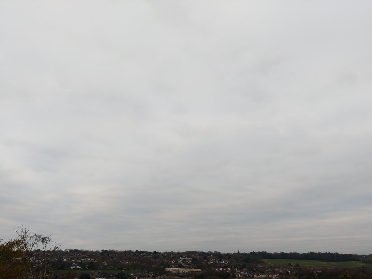 Berkhamsted, Hertfordshire, Overcast start to Wednesday. Temp 5.9C...