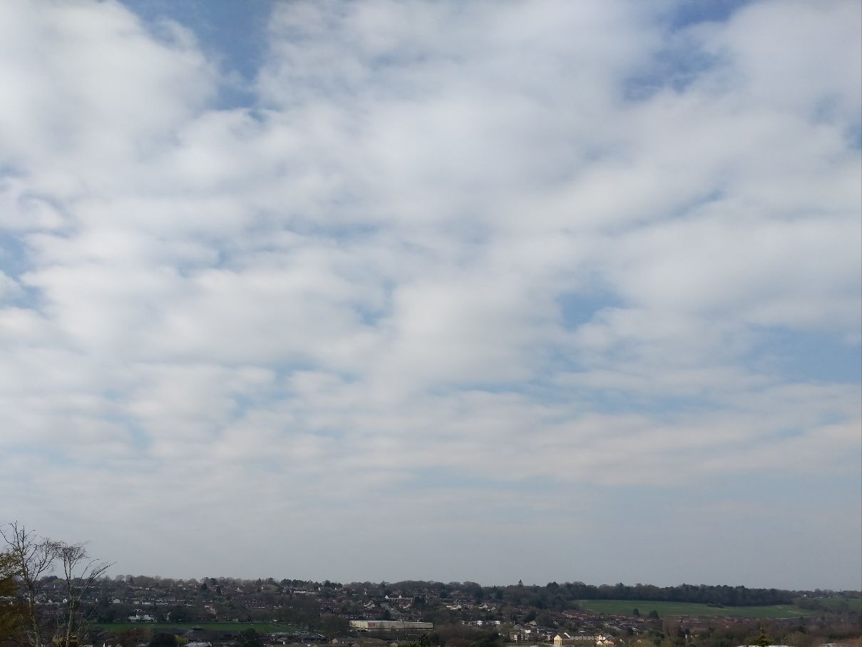 Berkhamsted, Hertfordshire, Hazy sunshine. 9.8C...