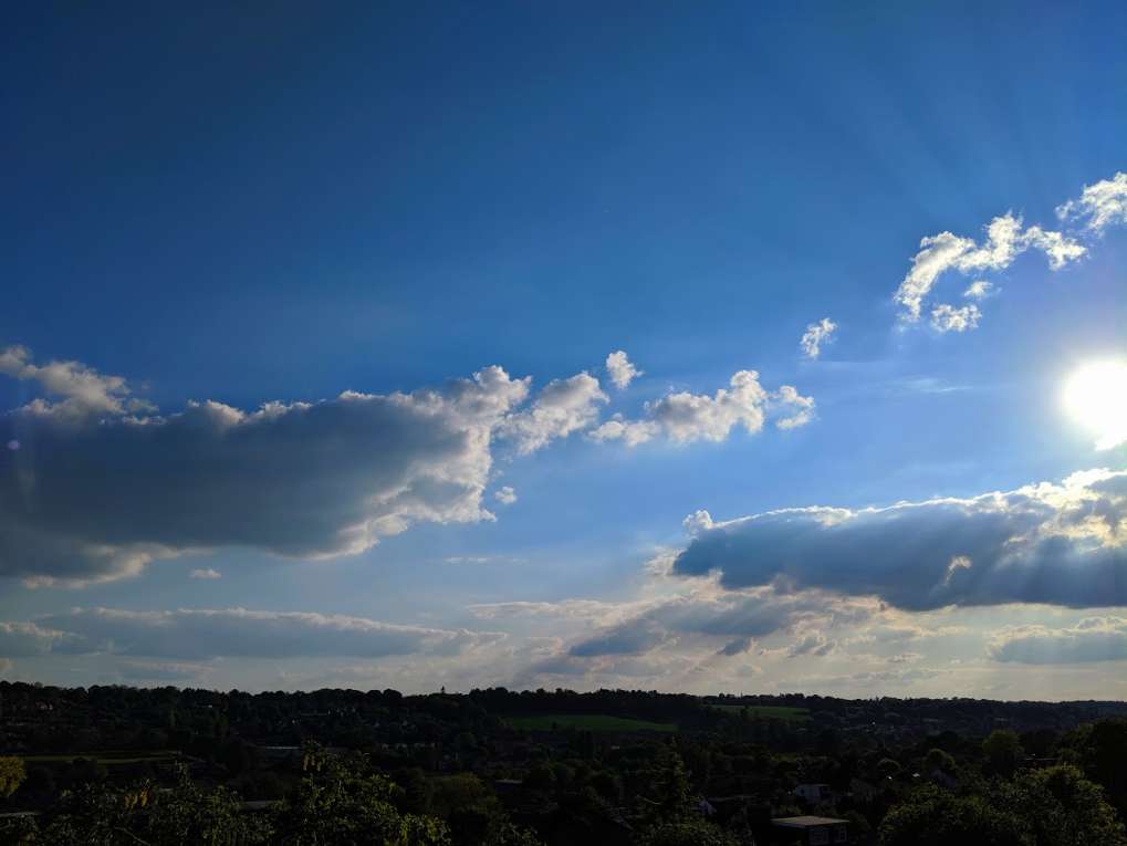 Berkhamsted, Hertfordshire, Fine day. Max temp 21.4C....