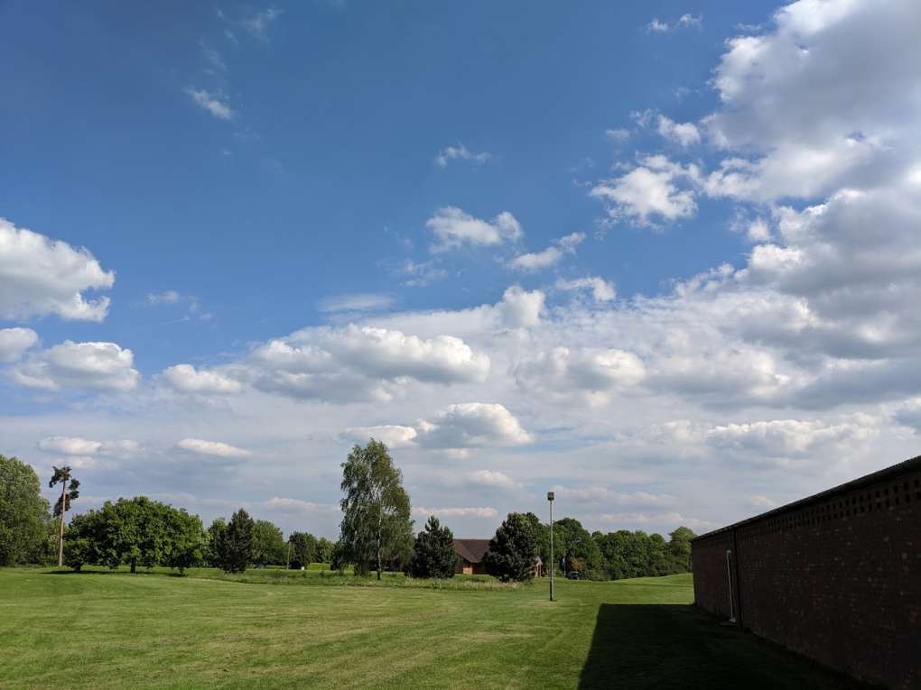 Berkhamsted, Hertfordshire, Fine day. Max temp 21.7C...