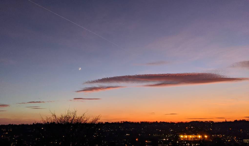 Berkhamsted, Hertfordshire, Moon, Venus and contrail ...