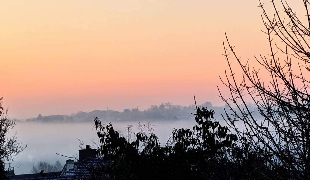 Berkhamsted, Hertfordshire, Morning fog in the valley/...