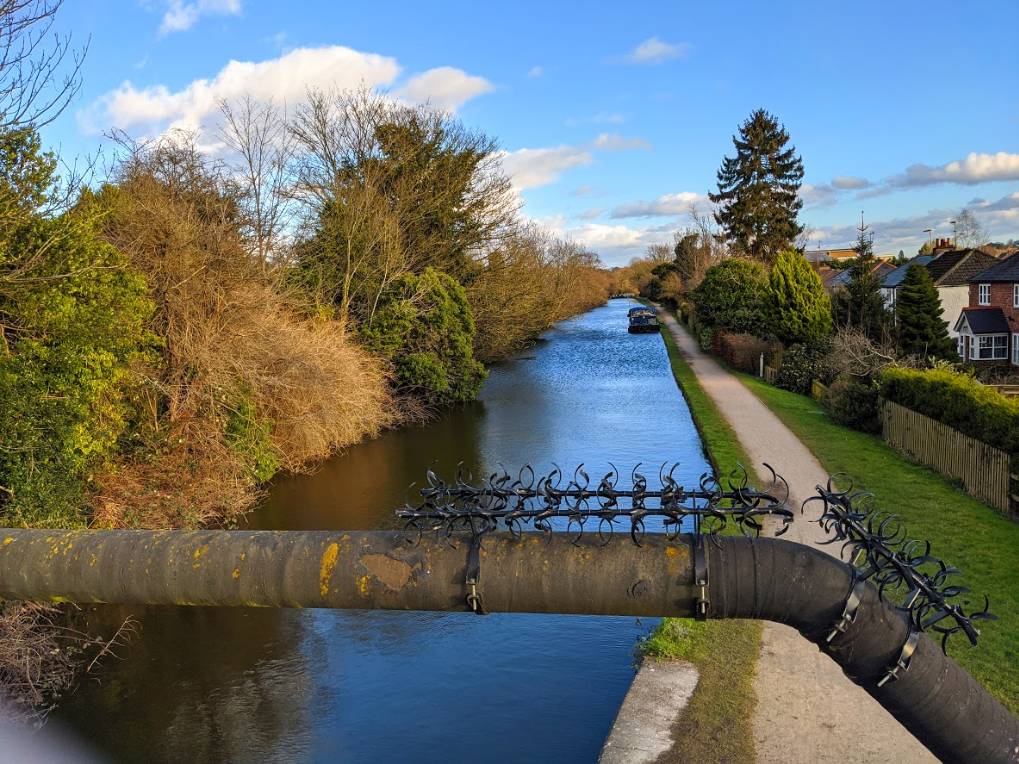 Berkhamsted, Hertfordshire, Sunny February afternoon. Grand Union canal, Berkhamsted....