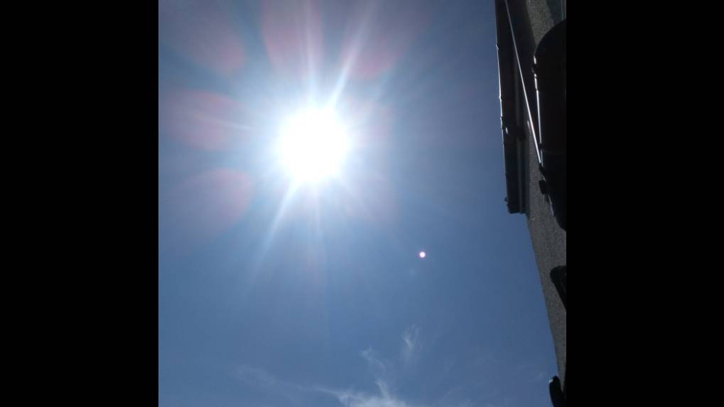 Barnsley, South yorkshire, The only thing in the sky is the sun and its halo...