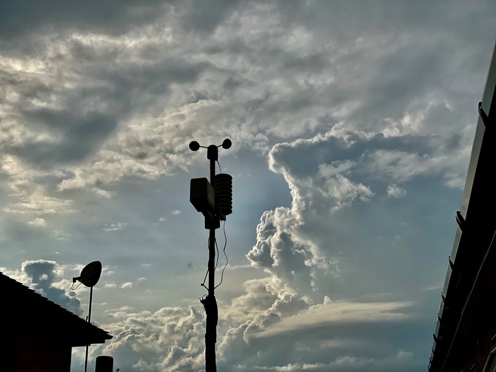 Leek, Staffordshire, Developing thunderstorms...
