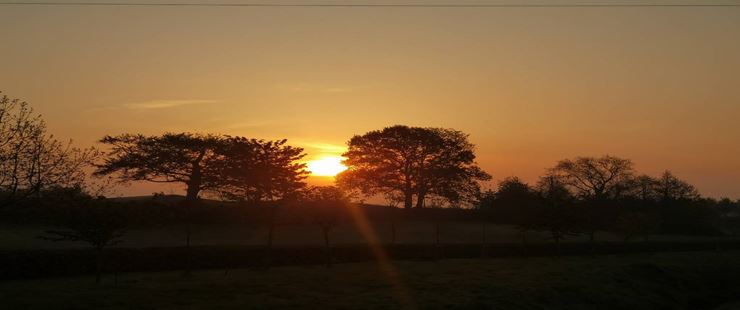 Sunrise, Crewkerne, Somerset. Posted by glynnadams68
