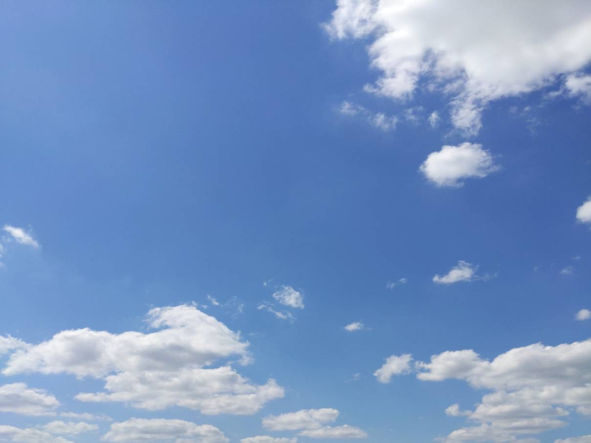 Berkhamsted, Herts, Fine weather continues...
