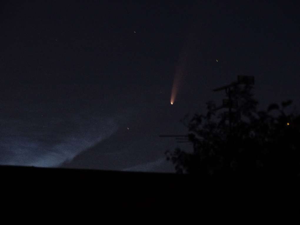 Crewe, Cheshire East, First time ever seeing a comet tonight, Saw the tail of Neowise...
