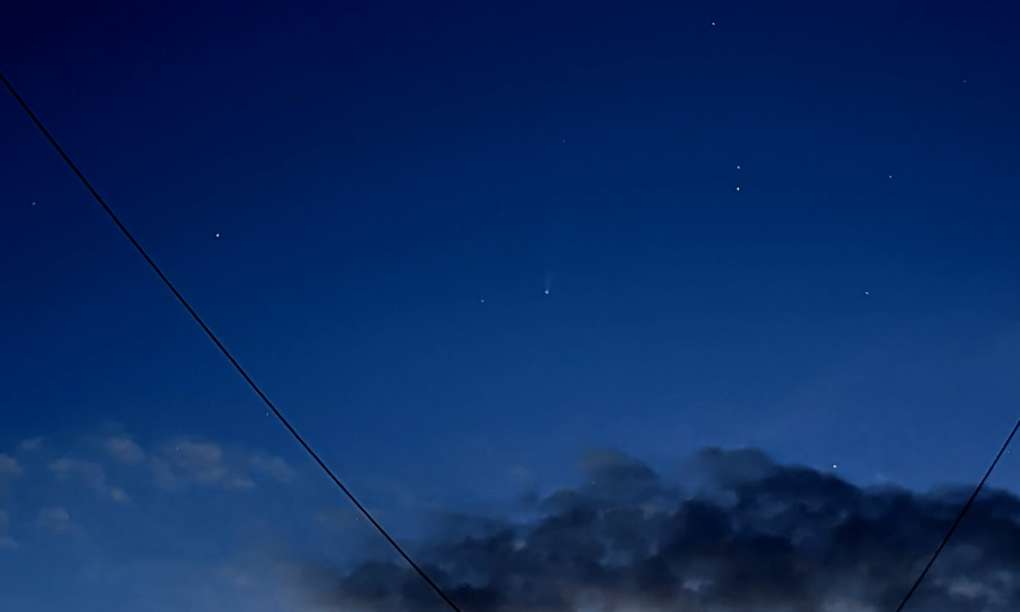 Berkhamsted, Hertfordshire, Comet Neowise close to the centre of the photo....