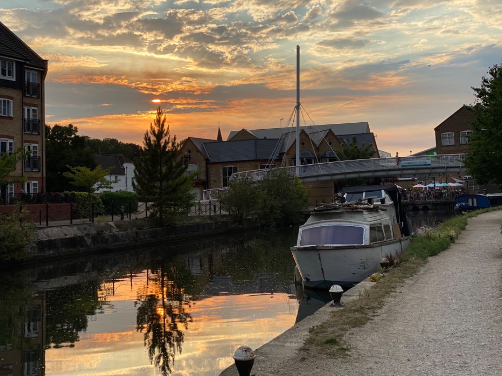 Apsley Lock, Herts, An hour before sunset ...