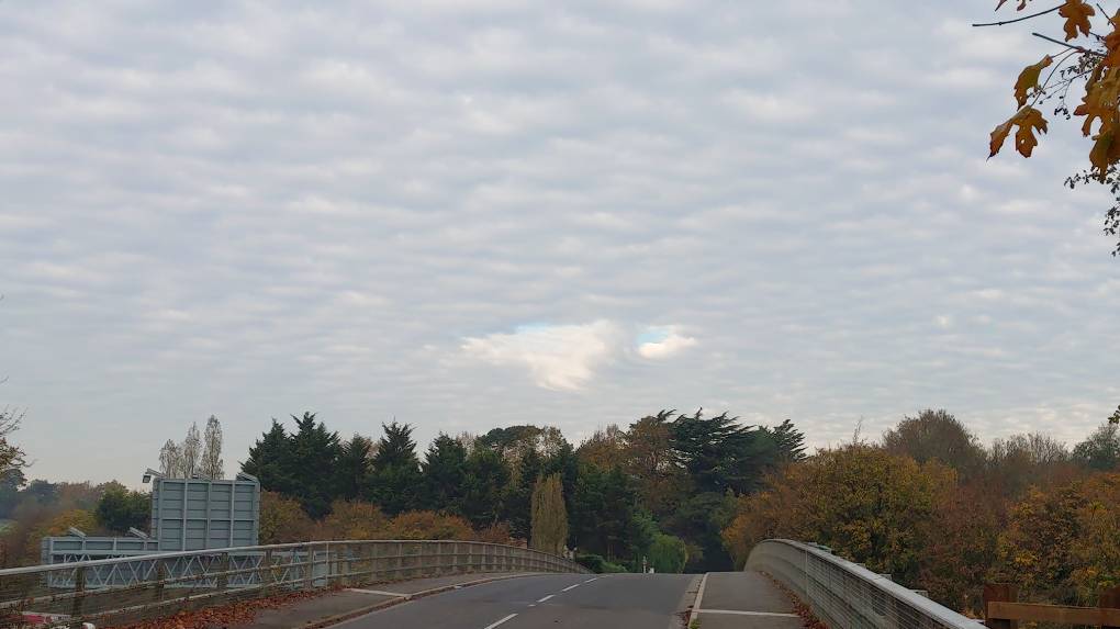 Ryarsh, Kent, Weird gap in cloud don't know what else to call it...