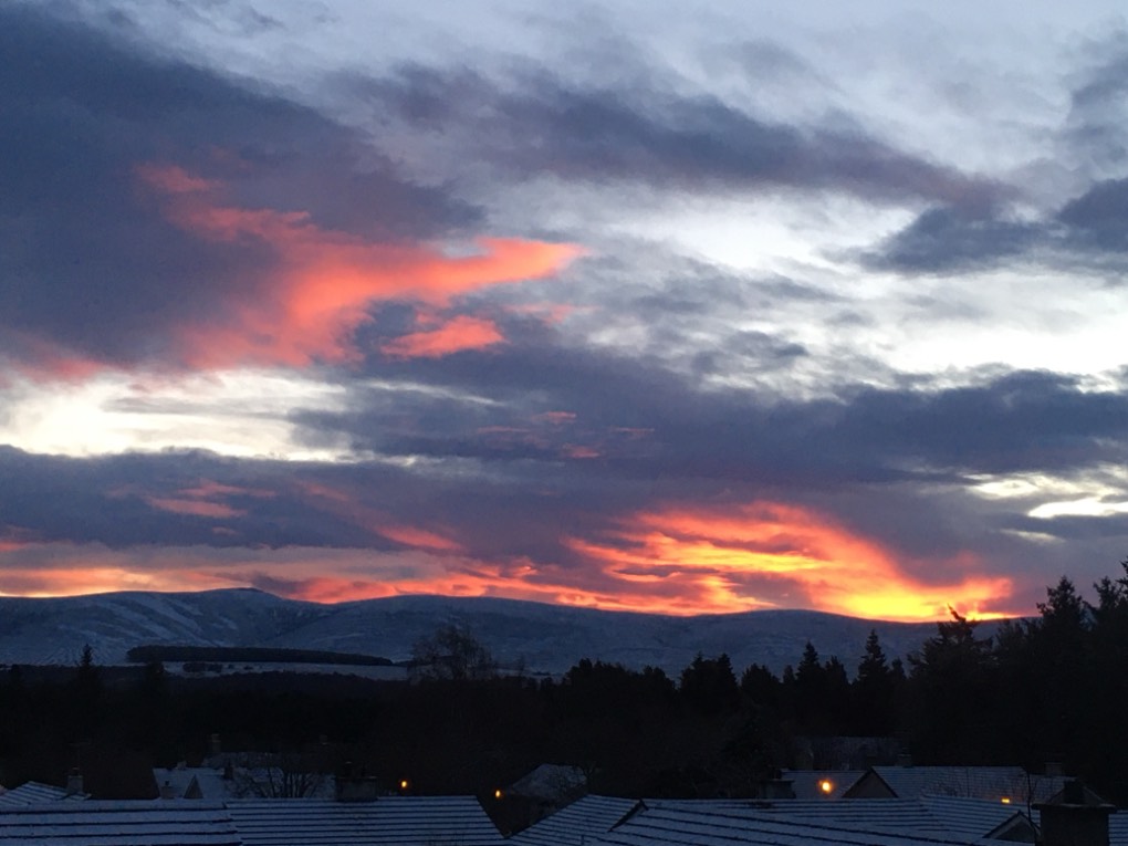 Grantown on Spey, Moray, Sunrise on a frosty winter morning ...