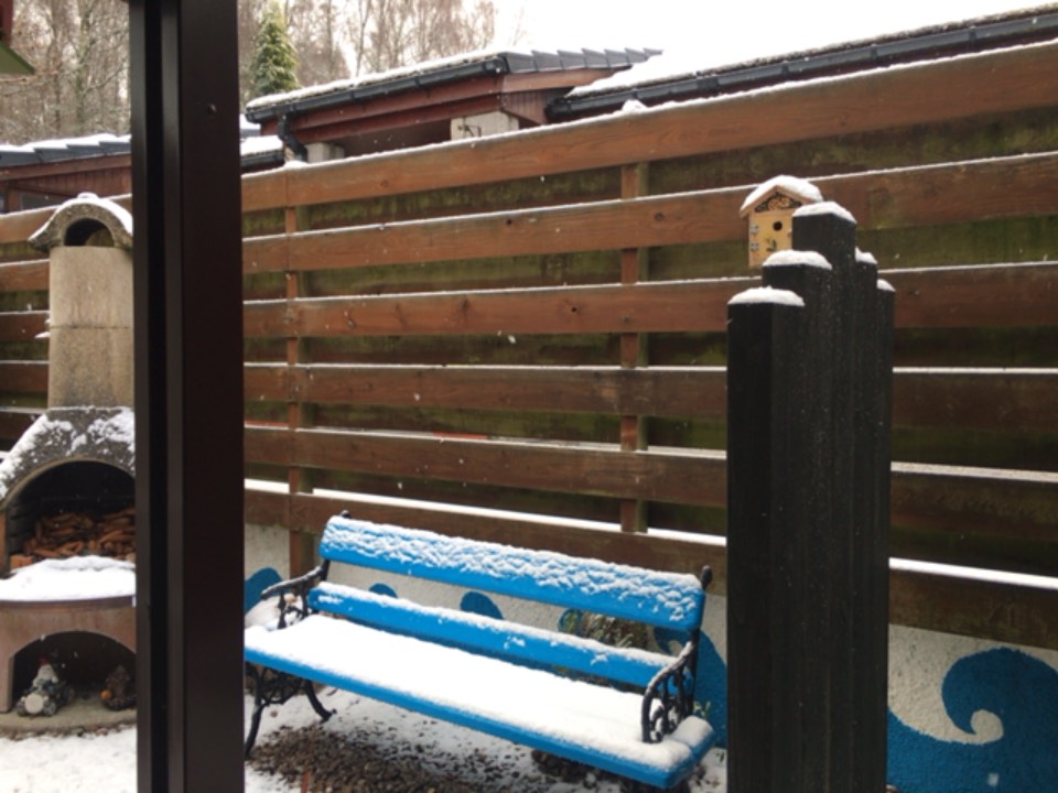 Grantown on Spey, Moray, Nice big flakes falling ...