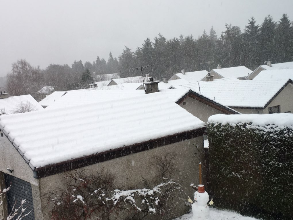 Grantown on Spey, , Plus 1 deg C, wet snow falling, only good for snowmen....