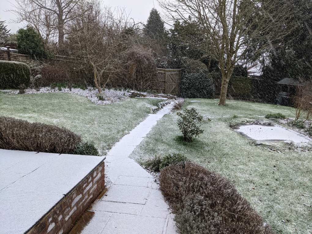 Berkhamsted, Herts, Snow accumulating...