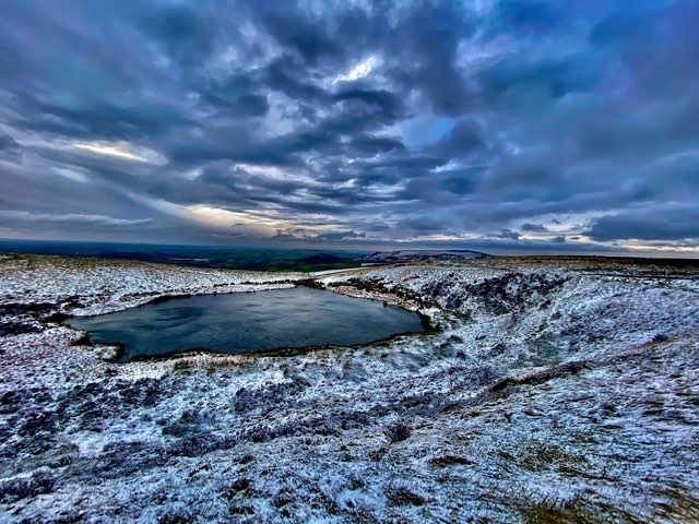Leek, Staffordshire, On the edge of the front yesterday..just a dusting of snow but bitterly col...