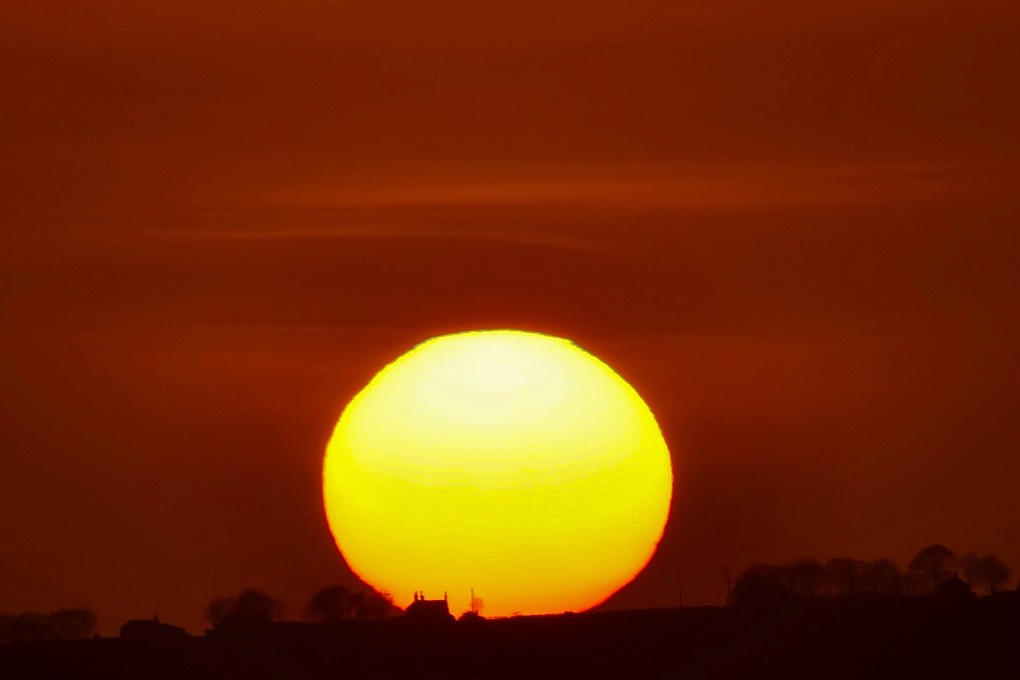 leek, staffordshire, yesterday’s setting sun over Biddulph moor.....