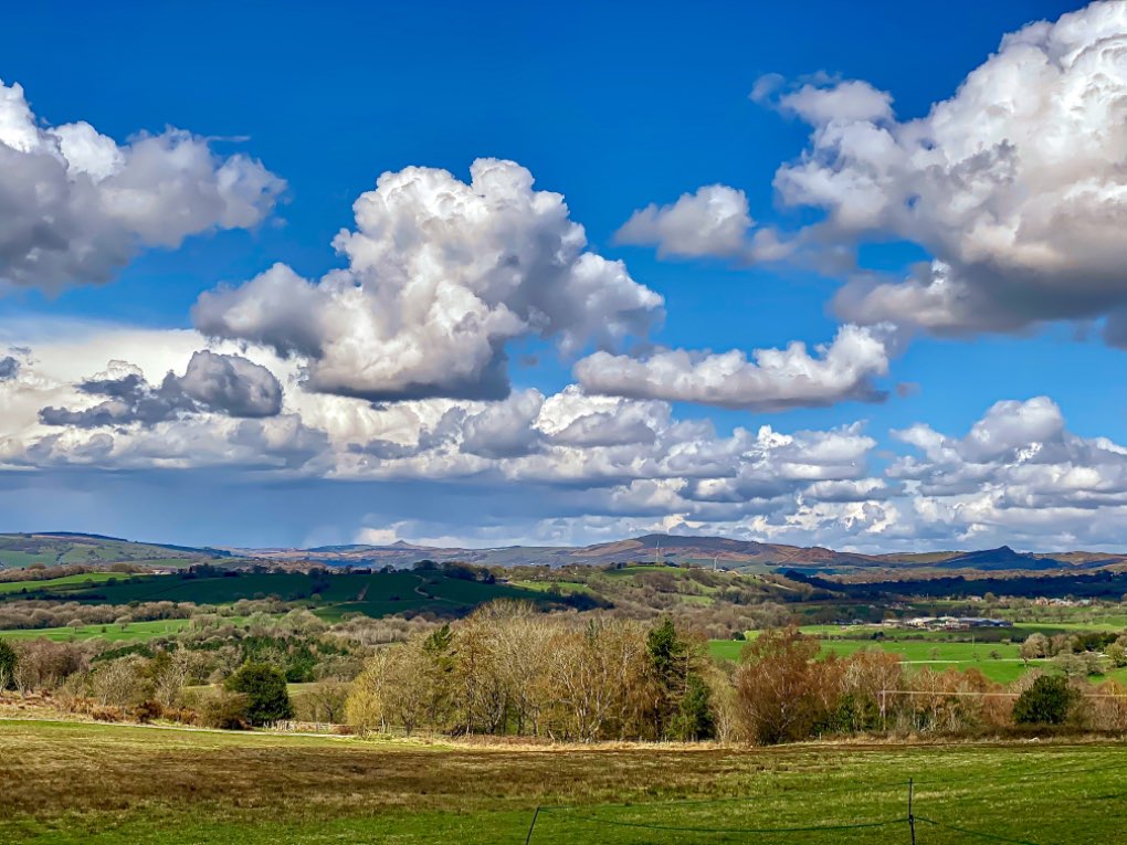 leek, staffordshire, showers starting to bubble up this afternoon.....