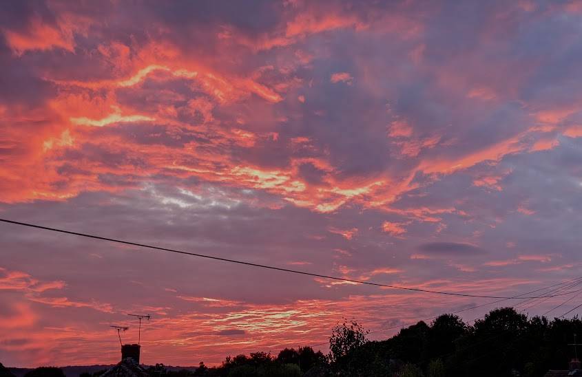 Berkhamsted, Herts, Spectacular red sky...