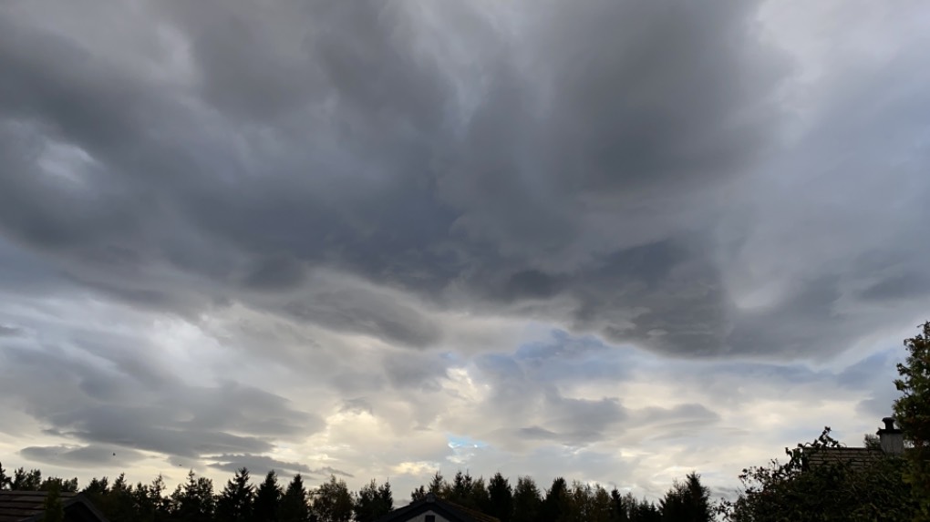 Grantown on Spey, Highlands, Nice clouds this evening ...