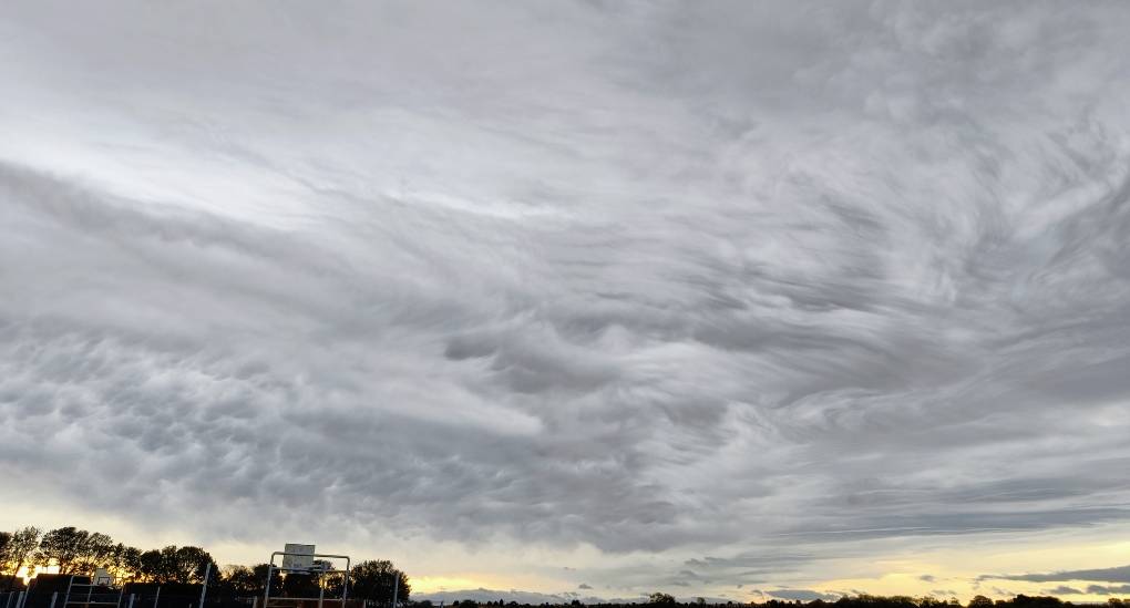 Whitley Bay, Tyne and Wear, Mixed clouds over North Tyneside...