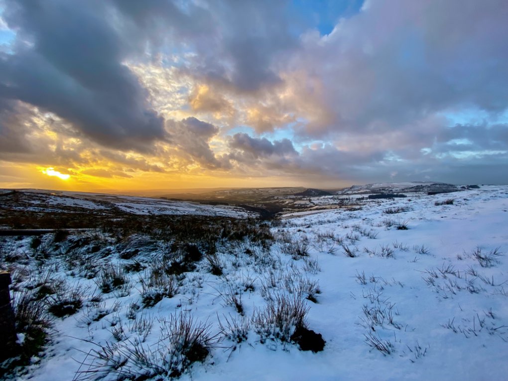 Another spell of heavy snow this afternoon..staff’s moorland. leek, staffordshire,uk, sent by toppiker60