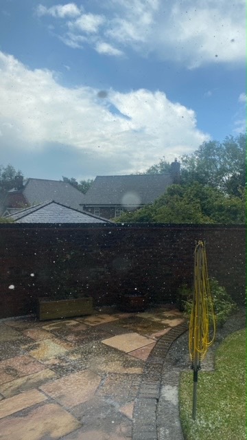 , , Violent hail near Horsham...