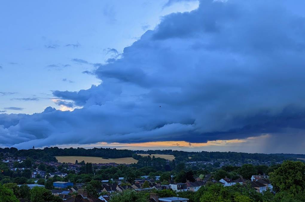 Berkhamsted, Herts, Showers in the distance...