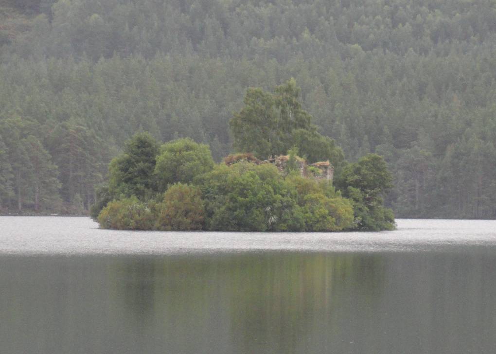 Aviemore, Strathspey, Island with ruined castle, Loch an Eilein, gentle rain plus light mist, 4 S...