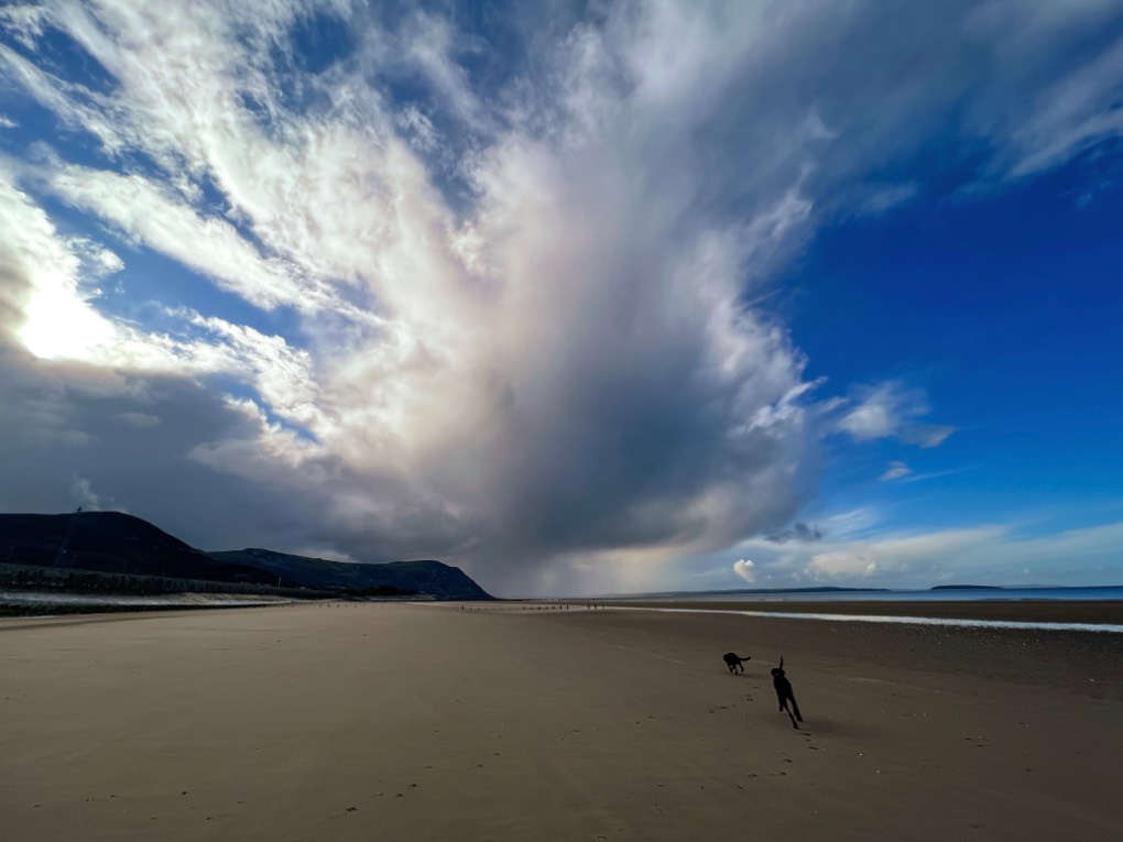 conwy, conwy, Beach day aberconwy showers approaching....