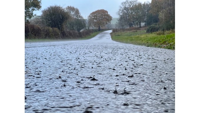 Near to Leek Heavy showers training in on the WNW winds. Posted by toppiker60