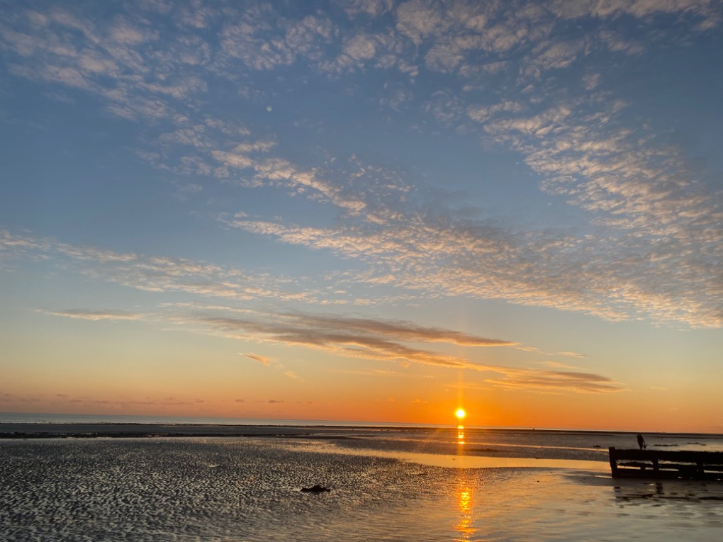 , West Sussex, Stunning sunset at Worthing, but brutally cold...
