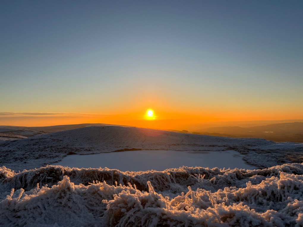 leek, staffordshire, sunset on a very frozen Mermaid pool....